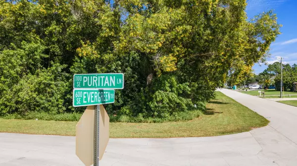 Port Saint Lucie, FL 34983,1199 SE Puritan LN