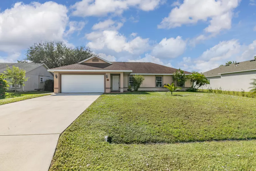 702 SW Hoffenberg AVE, Port Saint Lucie, FL 34953