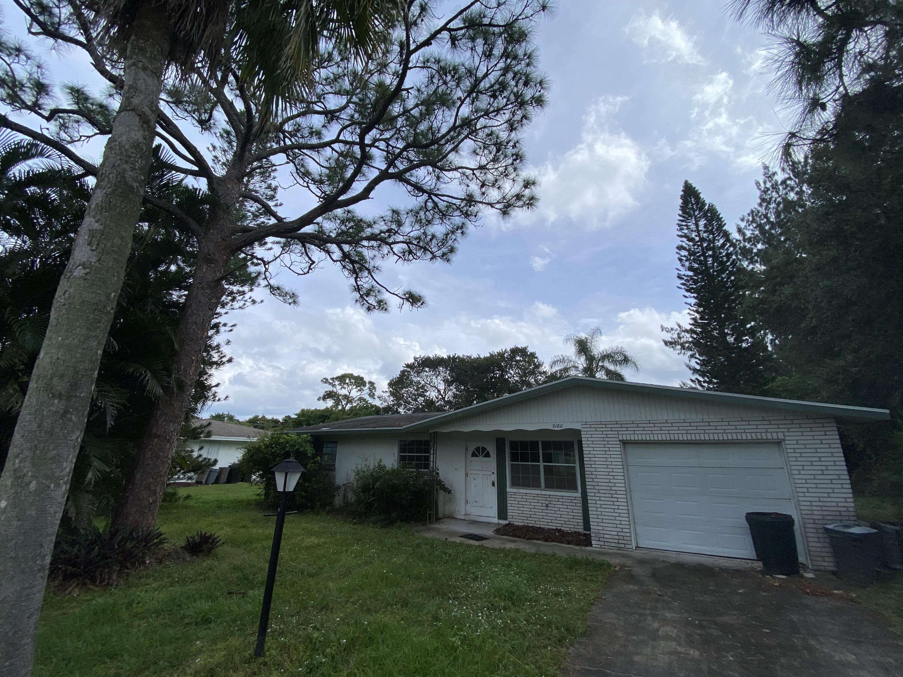 3180 SE Fairmont ST, Stuart, FL 34997