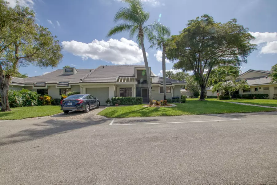 6903 Parisian WAY, Lake Worth, FL 33467