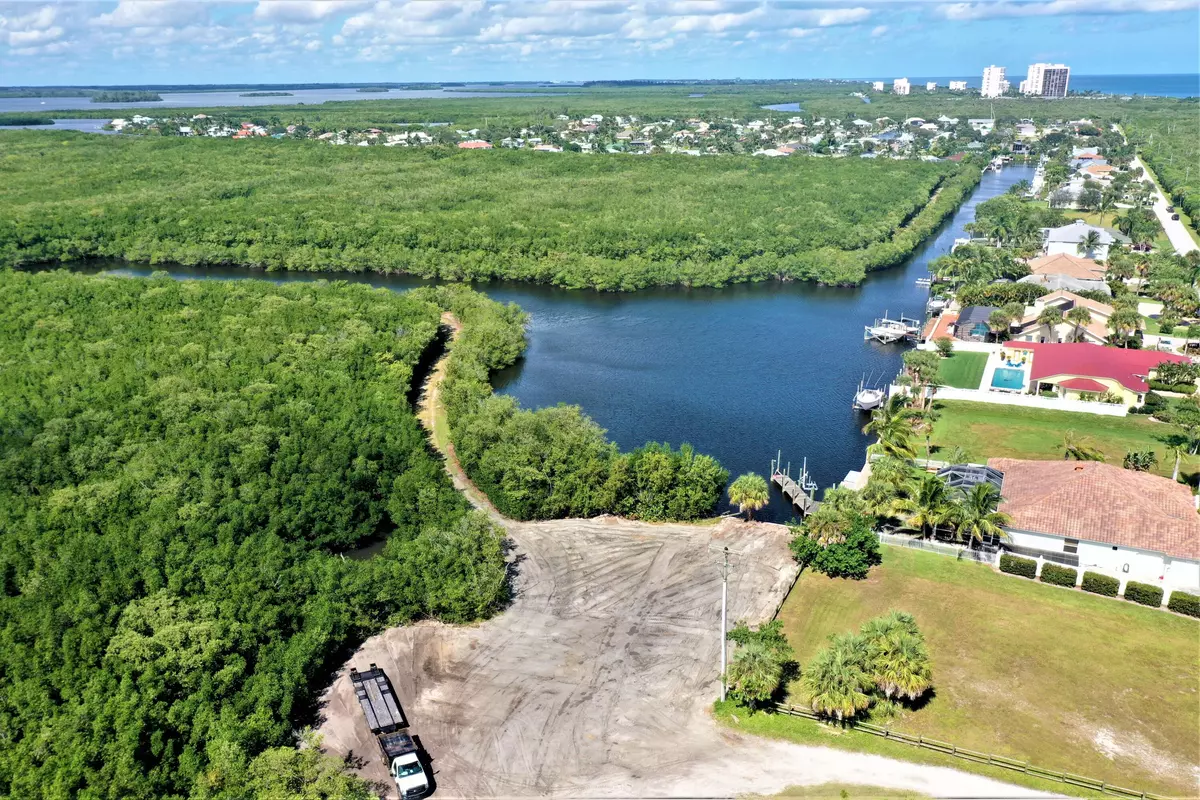 Hutchinson Island, FL 34949,1.96 Acres On Queens Rd