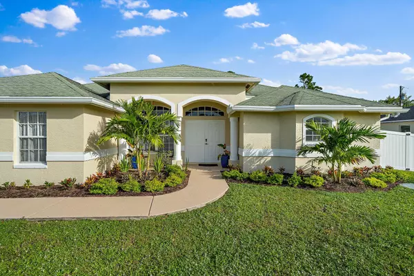 Port Saint Lucie, FL 34953,559 SW Ryder RD