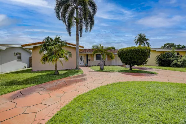 Pembroke Pines, FL 33024,8560 NW 11 CT