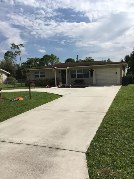 121 Canton RD, Lake Worth, FL 33467