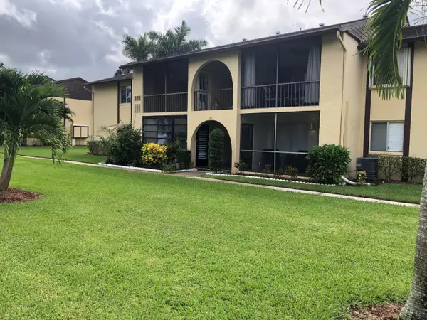 317 Pine Ridge CIR B2, Greenacres, FL 33463