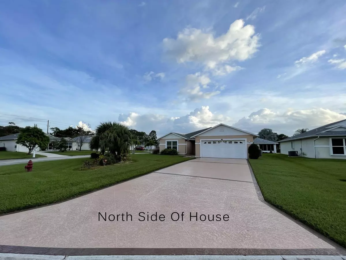 Fort Pierce, FL 34982,643 Paurotis LN