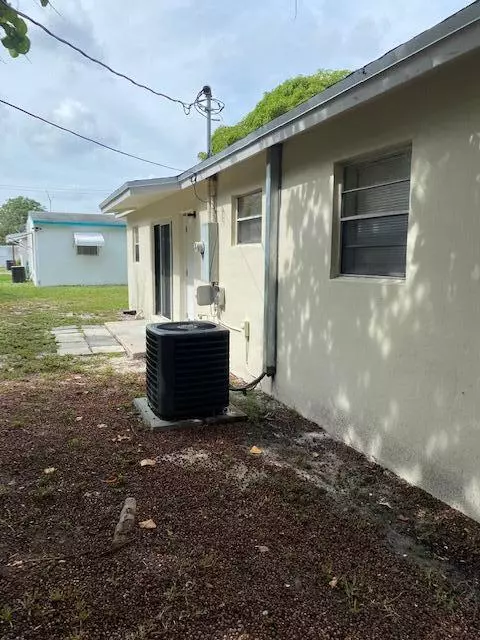 Delray Beach, FL 33444,1502 SW 3rd ST