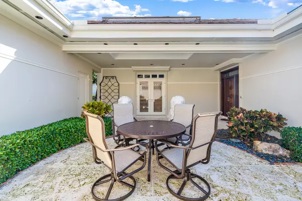 Tequesta, FL 33469,18588 SE Ferland CT