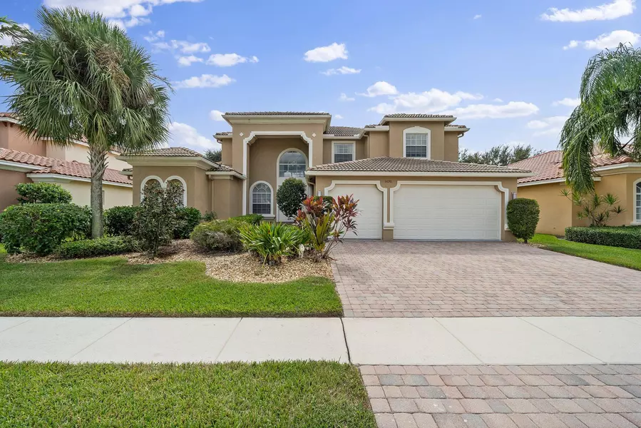 9690 Campi DR, Lake Worth, FL 33467