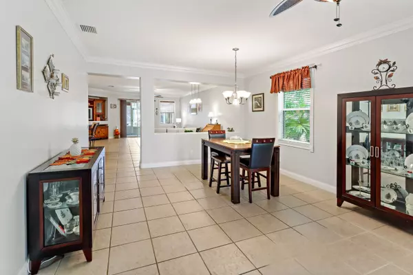 Vero Beach, FL 32966,1284 Classic CT