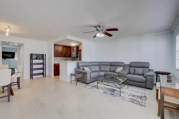 Deerfield Beach, FL 33442,164 Upminster H