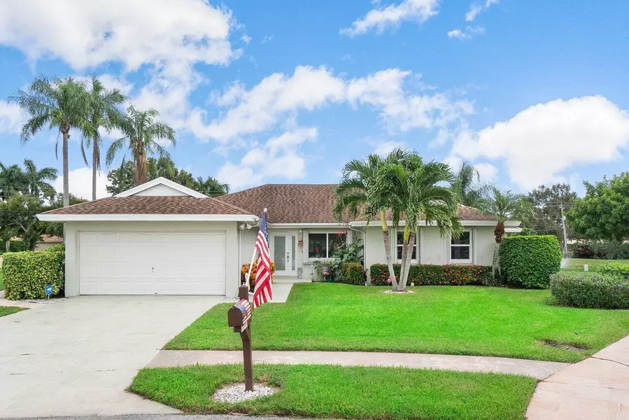 10596 Pineada CIR, Boynton Beach, FL 33436