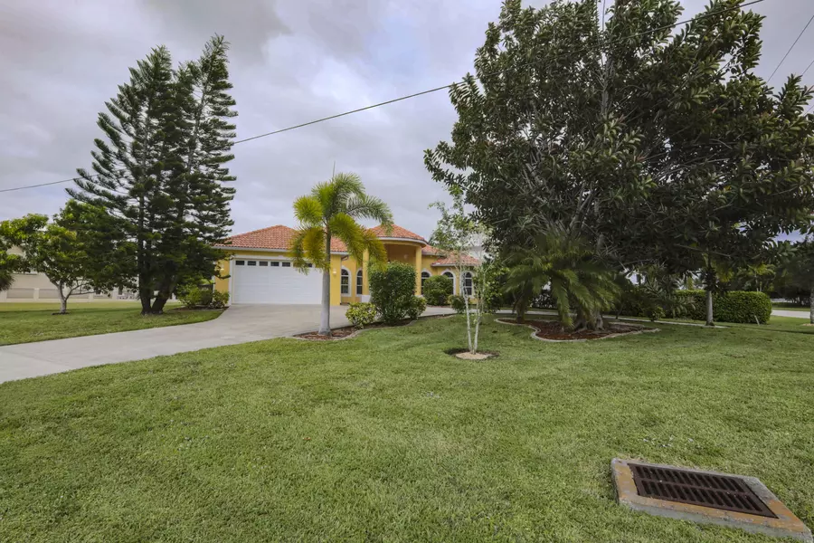 1629 W El Dorado Pkwy, Cape Coral, FL 33914