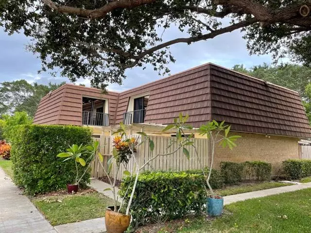 1820 18th LN, Palm Beach Gardens, FL 33418