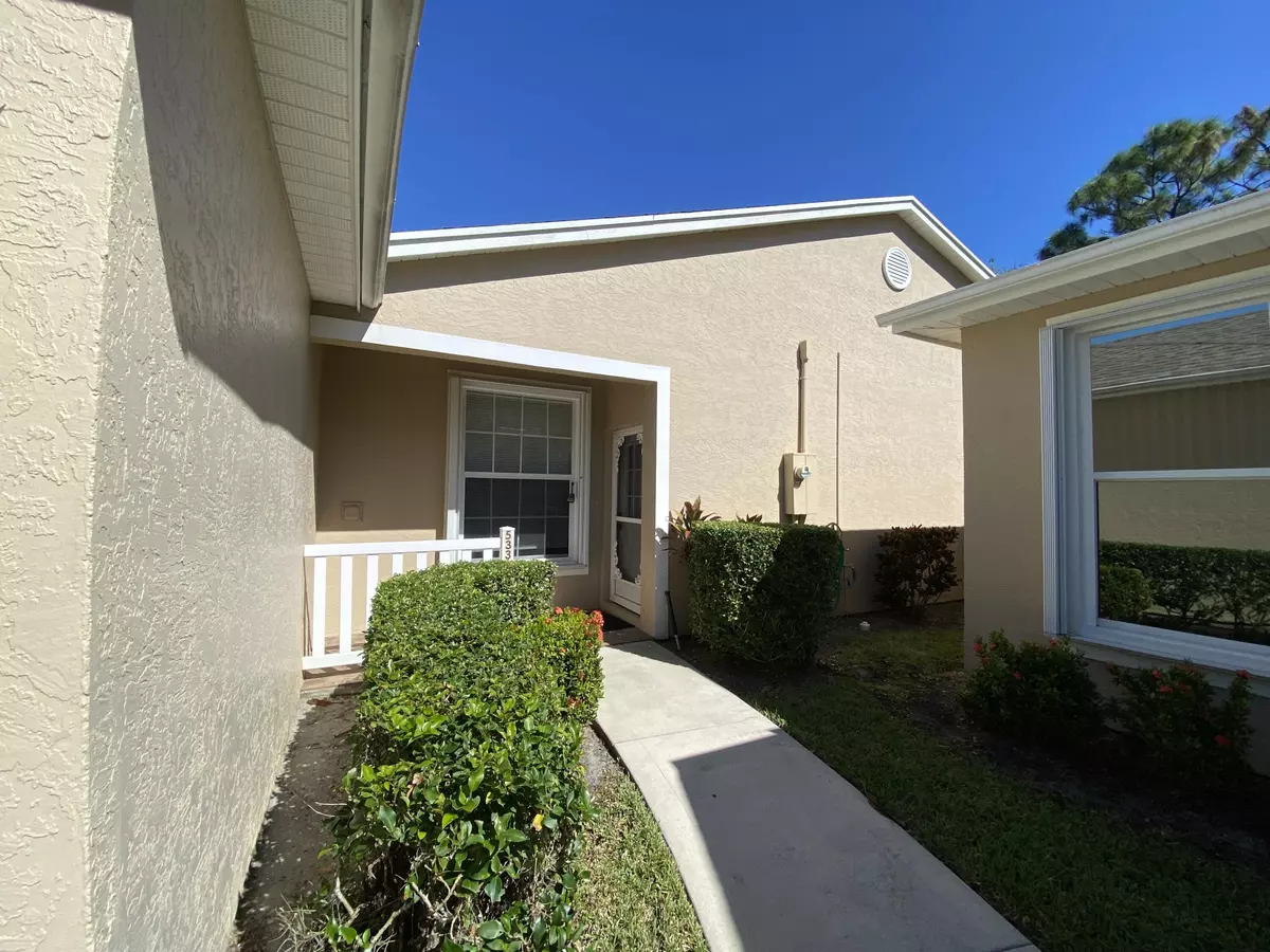 Port Saint Lucie, FL 34986,533 NW San Remo CIR