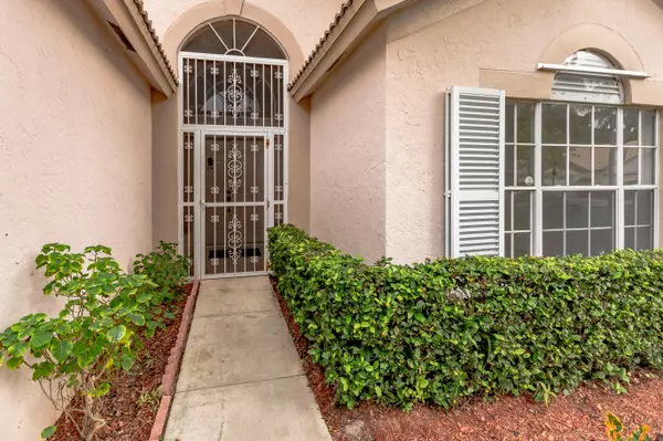 Palm Beach Gardens, FL 33418,426 Woodview Circle