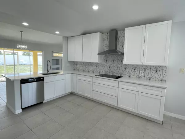 Port Saint Lucie, FL 34953,470 SW Ryder RD