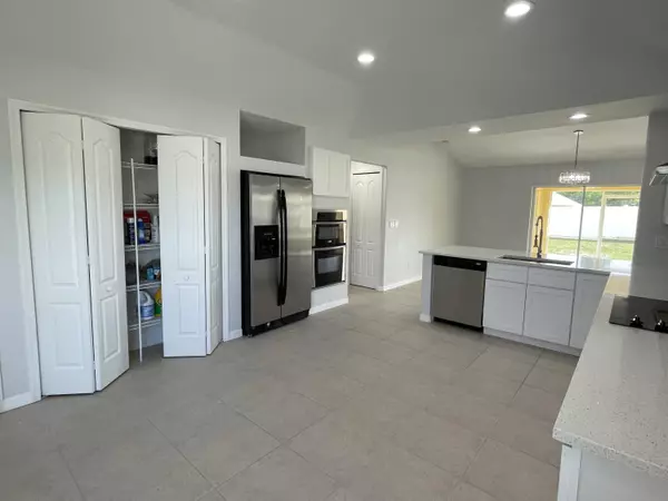 Port Saint Lucie, FL 34953,470 SW Ryder RD