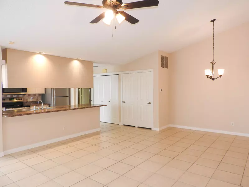 1702 Silverleaf Oak CT, Palm Beach Gardens, FL 33410