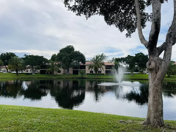 Boca Raton, FL 33428,9267 Vista Del Lago 40-E