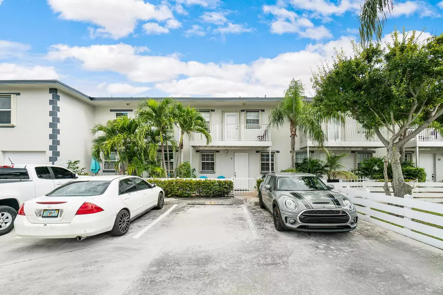 322 W Pine ST 8, Lantana, FL 33462