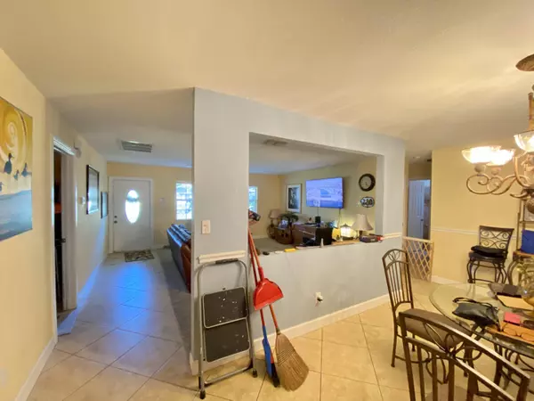 Fort Pierce, FL 34951,7103 Cabana LN