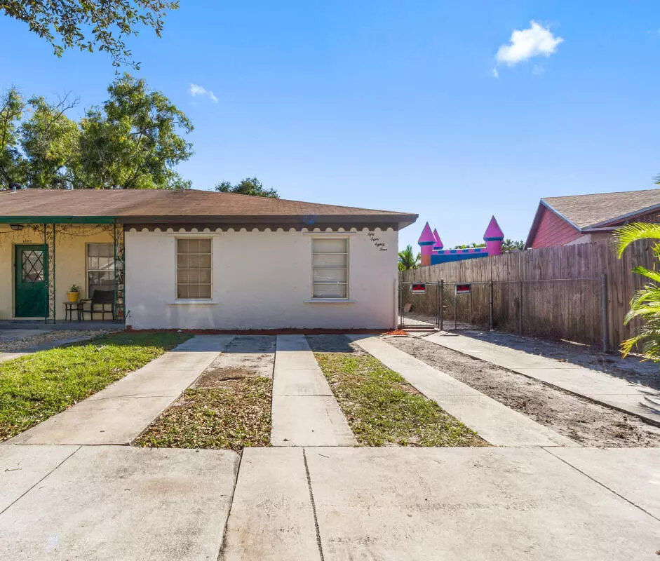 Greenacres, FL 33463,5884 S 38th ST