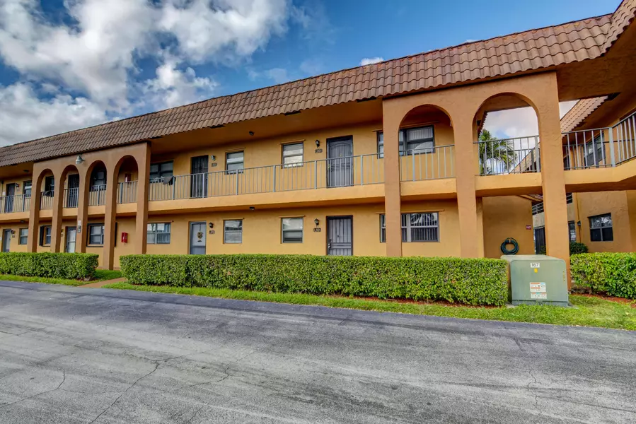 2141 W Woolbright RD L101, Boynton Beach, FL 33426