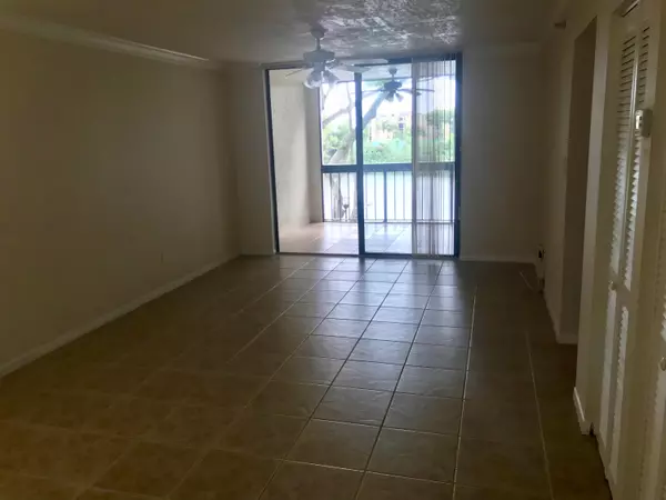 Delray Beach, FL 33444,950 Lavers CIR F306