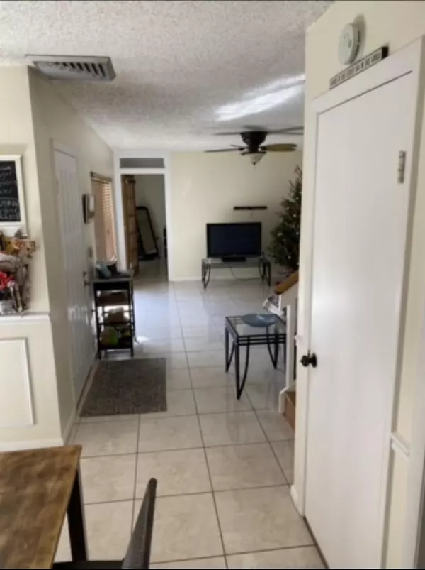 Palm Beach Gardens, FL 33418,908 9th Ter TER