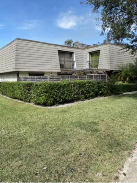 908 9th Ter TER, Palm Beach Gardens, FL 33418