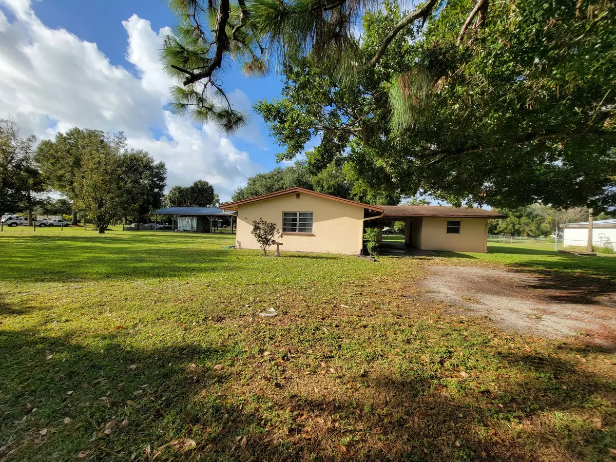 Okeechobee, FL 34972,2033 N Us Highway 98 HWY