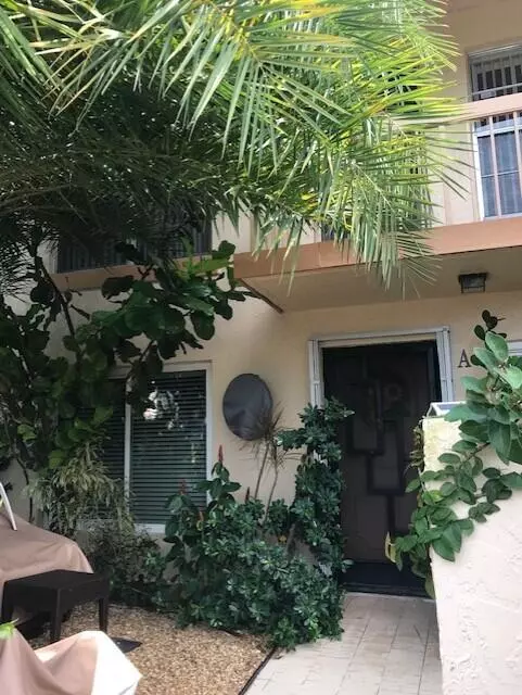 Delray Beach, FL 33484,13586 Sabal Palm CT C