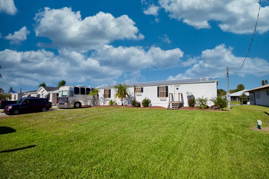 2305 SE 31st ST, Okeechobee, FL 34974