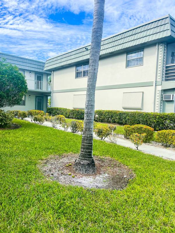 155 Brittany #D, Delray Beach, FL 33446