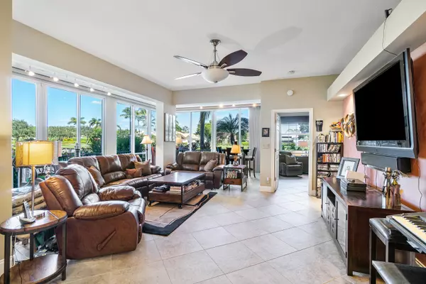 Boca Raton, FL 33496,5232 N Lake Catalina DR A