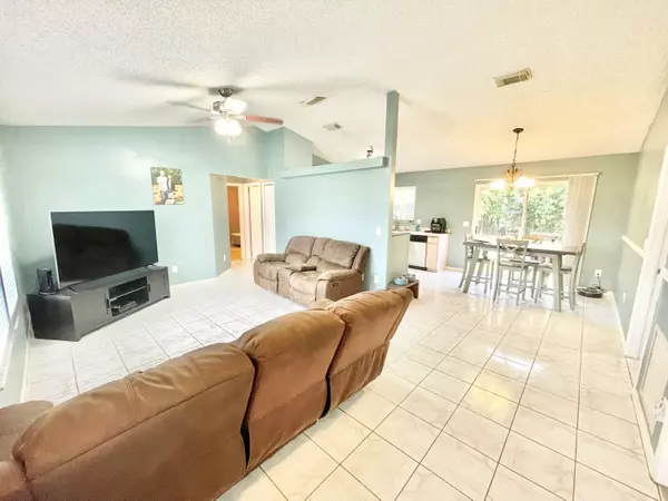 Port Saint Lucie, FL 34953,534 SW Natalie TER