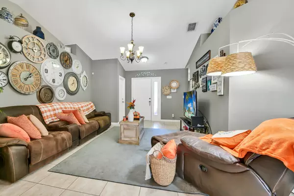 Palm Springs, FL 33461,104 Amanda ST