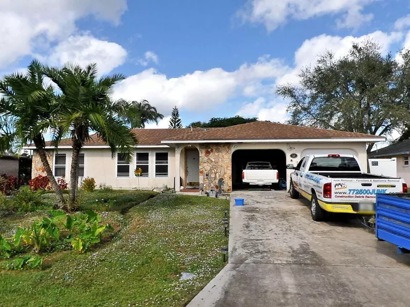 121 NE Dominican TER, Port Saint Lucie, FL 34983