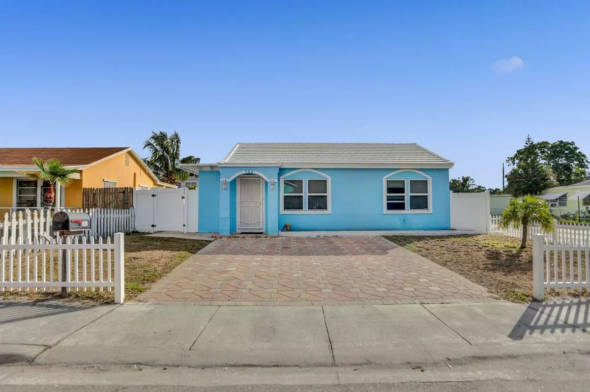 Lake Worth Beach, FL 33460,702 N E ST