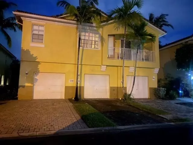 3256 Mirella DR, Riviera Beach, FL 33404