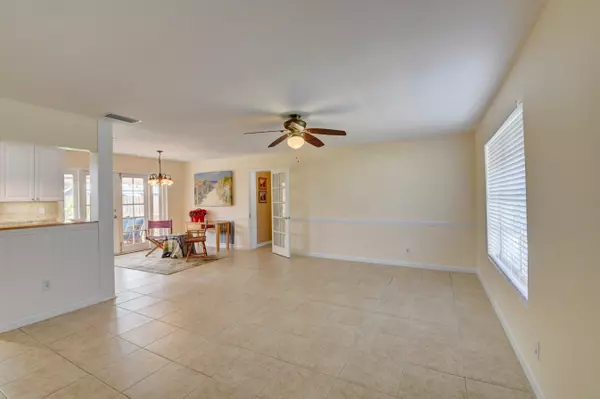 Delray Beach, FL 33444,602 Heron DR