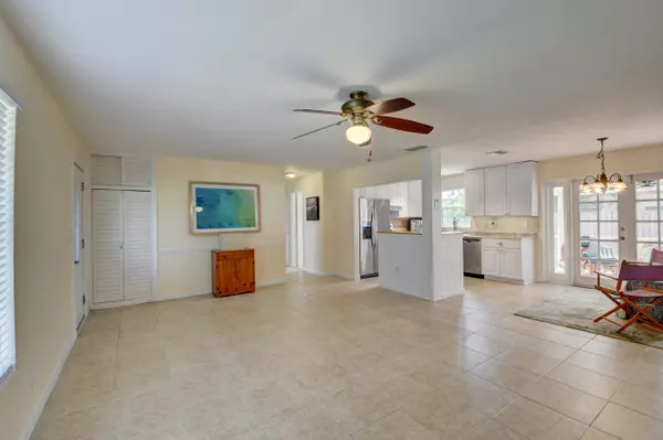 Delray Beach, FL 33444,602 Heron DR