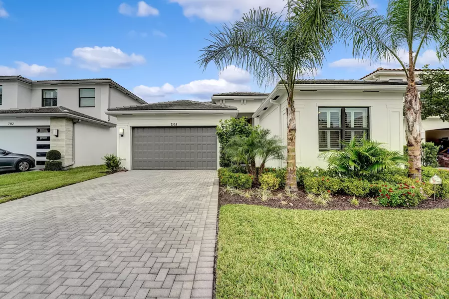 7168 Stella LN, Lake Worth, FL 33463