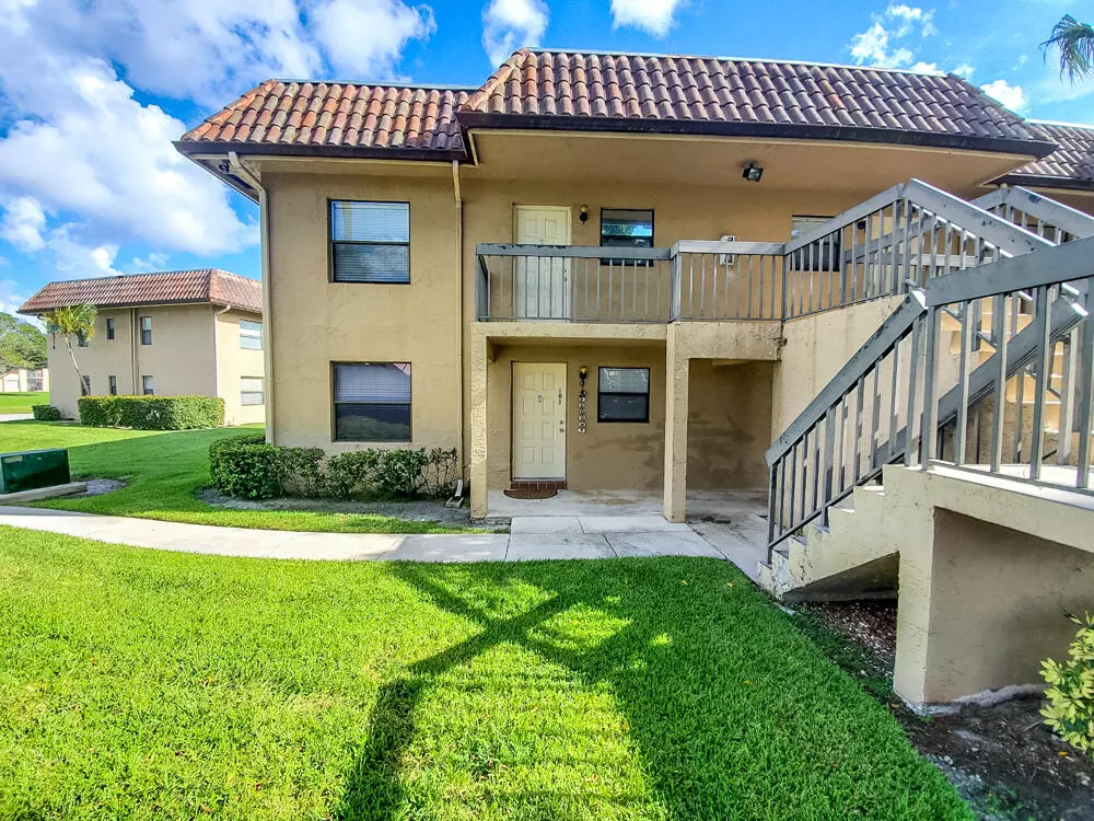 Boca Raton, FL 33433,6704 S Palmetto Cir 101