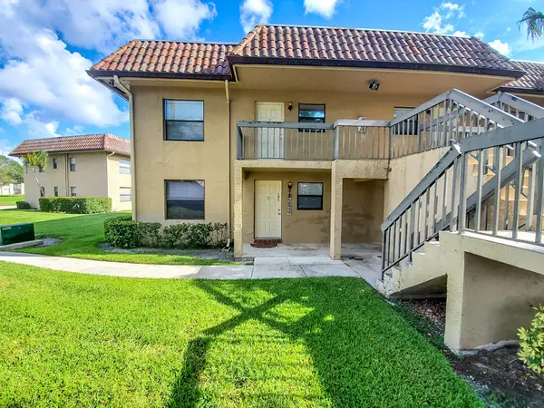 6704 S Palmetto Cir 101, Boca Raton, FL 33433