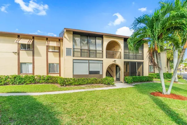 Lake Worth, FL 33463,242 Pine Hov CIR D-2