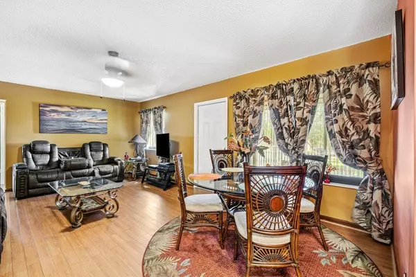 Lake Worth, FL 33463,242 Pine Hov CIR D-2