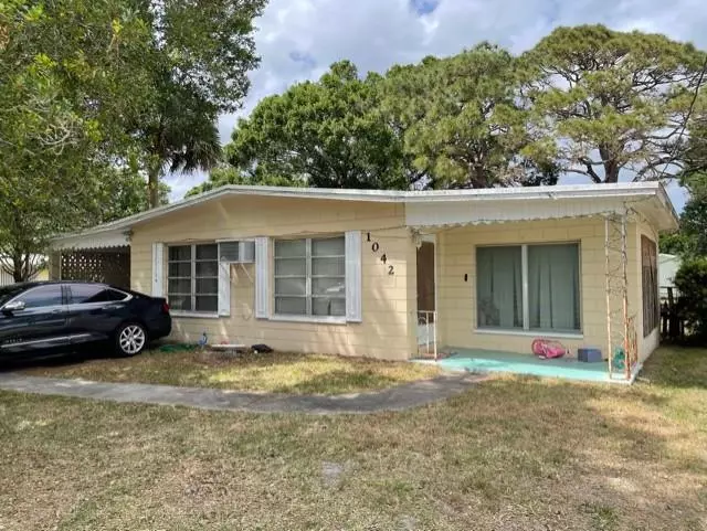 1042 Tortugas AVE, Fort Pierce, FL 34982