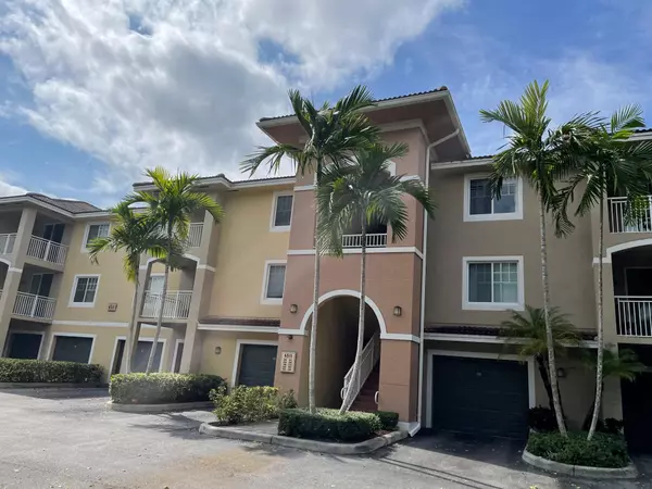 West Palm Beach, FL 33411,6511 Emerald Dunes DR 305